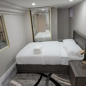 Maison d'hôtes Comfy Private Unit, Toronto